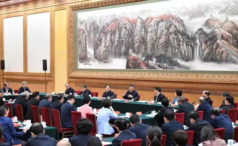 習近平主持召開學校思想政治理論課教師座談會