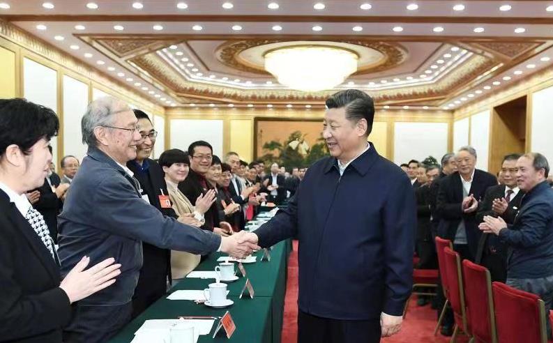 習近平主持召開學校思想政治理論課教師座談會
